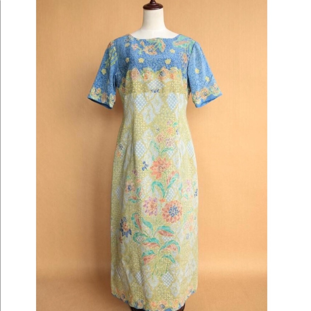 Elegant floral pattern long dress